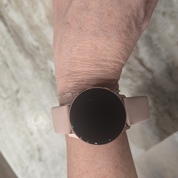 Samsung Accessories - Samsung Smartwatch with light pink and rose gold